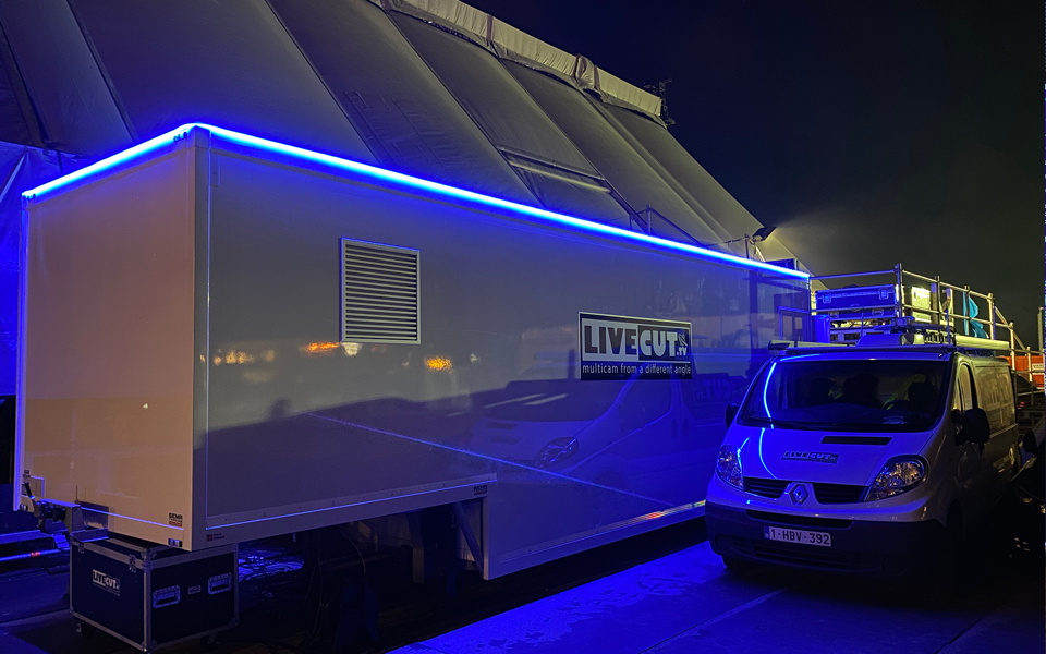 <i>OB-XR TRAILER</i><i>UNIT 03</i>